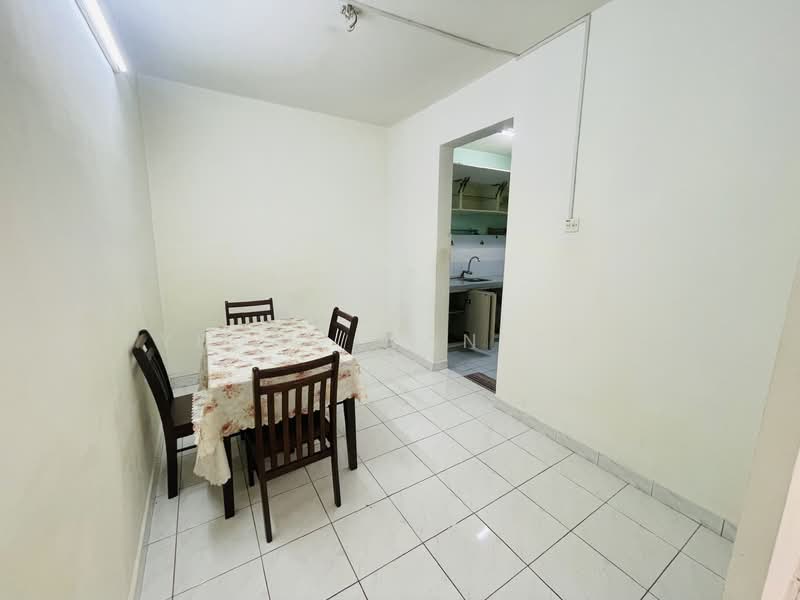 Apartment for Sale at Sri Cempaka (Puchong Jaya) - Yeong Wan Chi - Dining Room - PropertyGuru.com.my
