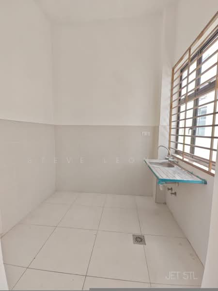 3-storey Terraced House for Sale in Setia Utama (Setia Alam) - Steve Leong . - Kitchen - PropertyGuru.com.my