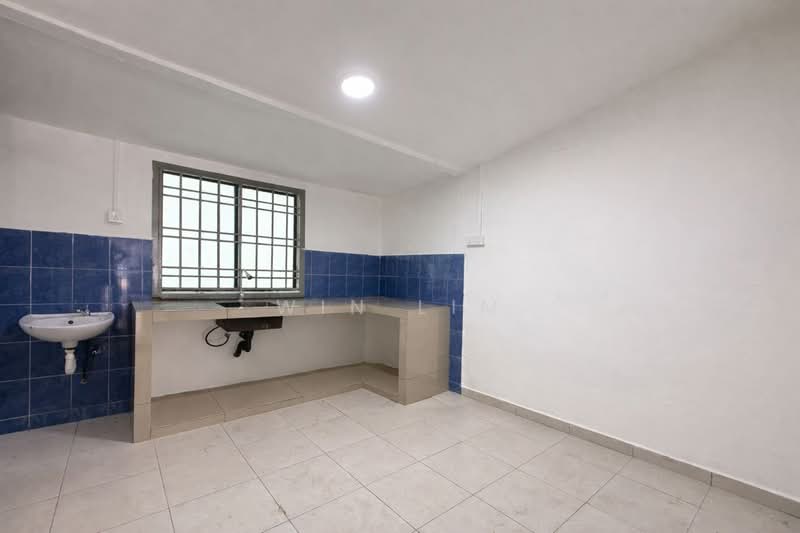 1-storey Terraced House for Sale in Kampung Oren (Ulu Tiram) - Win Lim - Kitchen - PropertyGuru.com.my