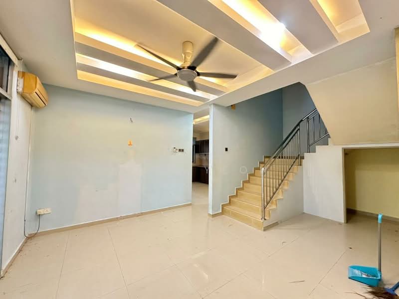 Rumah Teres 2.5-Tingkat untuk Dijual di Taman Desa Seraya (Pengkalan Kundor) - Jeff Yeoh - Living Room - PropertyGuru.com.my
