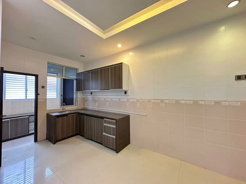 Rumah Teres 2.5-Tingkat untuk Dijual di Taman Desa Seraya (Pengkalan Kundor) - Jeff Yeoh - Kitchen - PropertyGuru.com.my