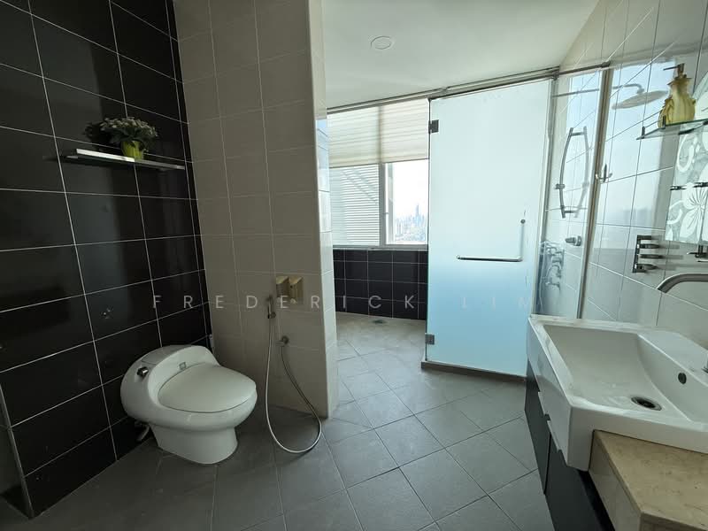 Riana Green East untuk Untuk Disewa - RM 7,900 /bulan, Mac 2026 - Bathroom - PropertyGuru.com.my