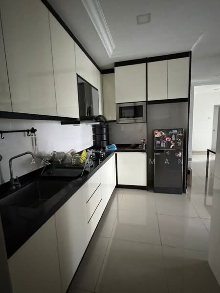 Condominium for Rent at Dwiputra Residences - Asyraf Azman - Kitchen - PropertyGuru.com.my