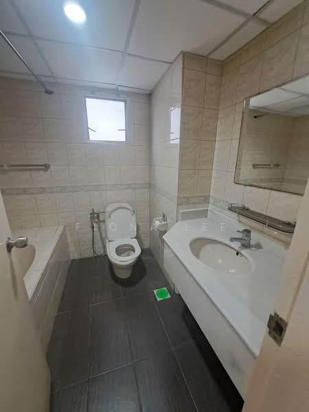 Kondominium untuk Disewa di Mont Kiara Astana - Fiona Lee - Bathroom - PropertyGuru.com.my