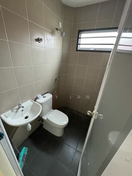 Terraced House for Rent in Port Dickson (Negeri Sembilan) - Roy Law - Bathroom - PropertyGuru.com.my