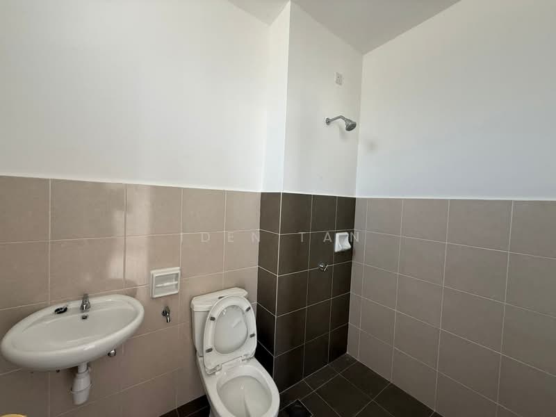 2-storey Terraced House for Sale in Taman Bestari Perdana (Pasir Gudang) - Iden Tan - Bathroom - PropertyGuru.com.my