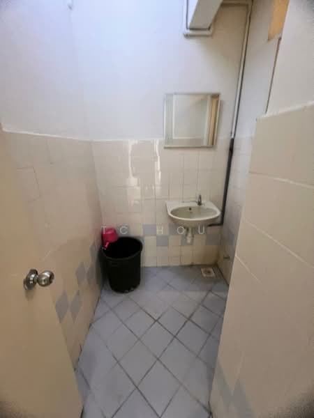 Menara Alpha untuk Untuk Dijual - RM 318,000, Mac 2026 - Bathroom - PropertyGuru.com.my