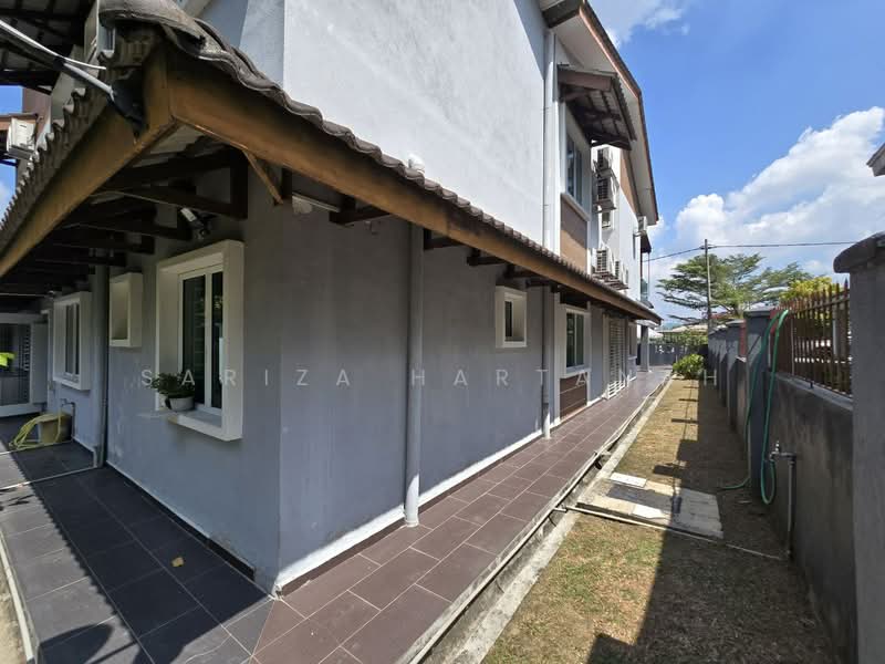 Semi-Detached House for Sale in Bandar Tasik Kesuma (Beranang) - Sariza Hartanah - Exterior - PropertyGuru.com.my