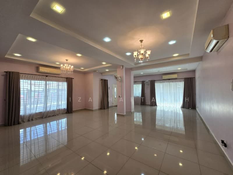 Semi-Detached House for Sale in Bandar Tasik Kesuma (Beranang) - Sariza Hartanah - Living Room - PropertyGuru.com.my