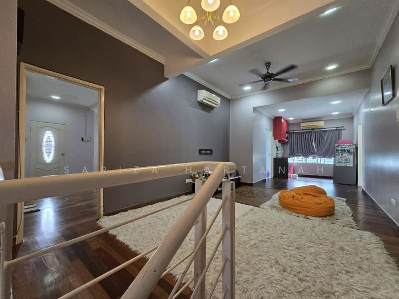 Semi-Detached House for Sale in Bandar Tasik Kesuma (Beranang) - Sariza Hartanah - Living Room - PropertyGuru.com.my