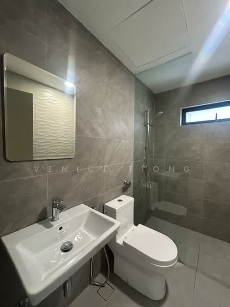 Condominium for Rent at Quinn Residence - Venice Tiong - Bathroom - PropertyGuru.com.my
