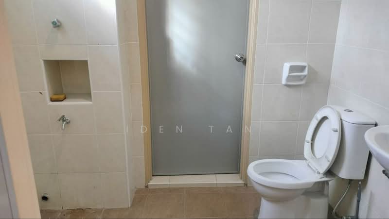 2-storey Terraced House for Sale in Taman Seri Orkid (Skudai) - Iden Tan - Bathroom - PropertyGuru.com.my