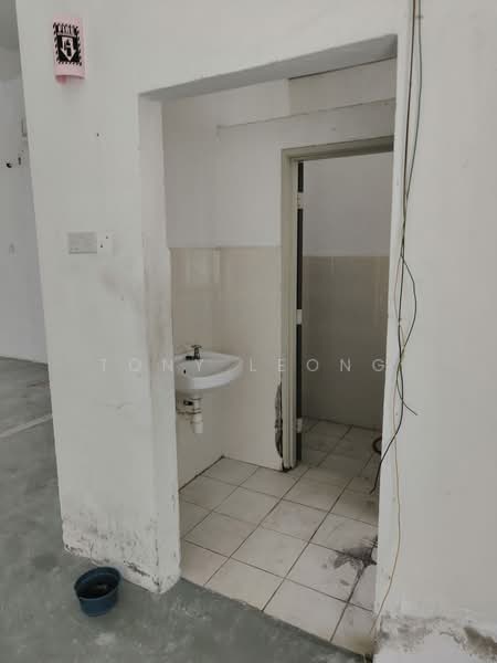 Warehouse for Rent in Ampang (Selangor) - Tony Leong - Bathroom - PropertyGuru.com.my
