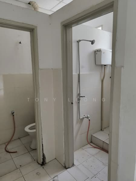 Warehouse for Rent in Ampang (Selangor) - Tony Leong - Bathroom - PropertyGuru.com.my