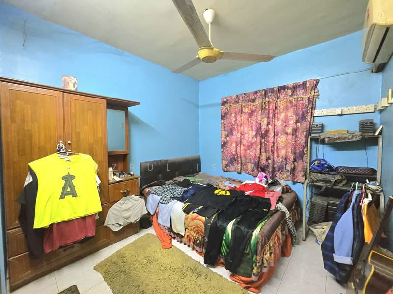 Flat for Sale at Dahlia - Azrul Ismail - Bedroom - PropertyGuru.com.my