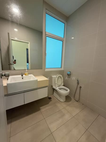 Kondominium untuk Disewa di Ferringhi Residence - Jack Law - Bathroom - PropertyGuru.com.my