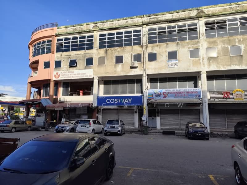 Shop / Office for Sale in Bandar Country Homes (Rawang) - Francis Leow - Exterior - PropertyGuru.com.my