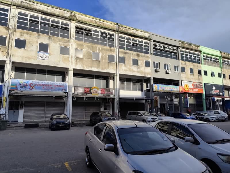 Shop / Office for Sale in Bandar Country Homes (Rawang) - Francis Leow - Exterior - PropertyGuru.com.my