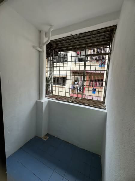 Apartment for Rent at Taman Lembah Maju - Chow . - Balcony - PropertyGuru.com.my