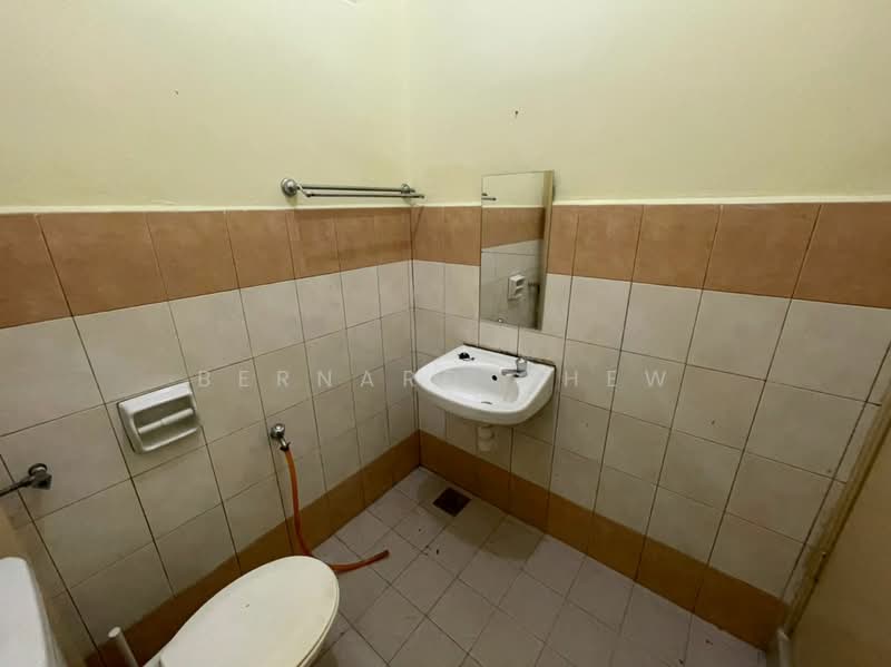 Semi-Detached House for Sale in Batu Maung (Penang) - Bernard Chew - Bathroom - PropertyGuru.com.my