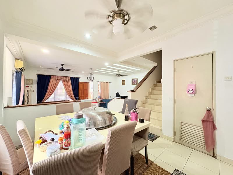 2-storey Terraced House for Sale in Alam Budiman (Shah Alam) - Nazri Hassan - Dining Room - PropertyGuru.com.my