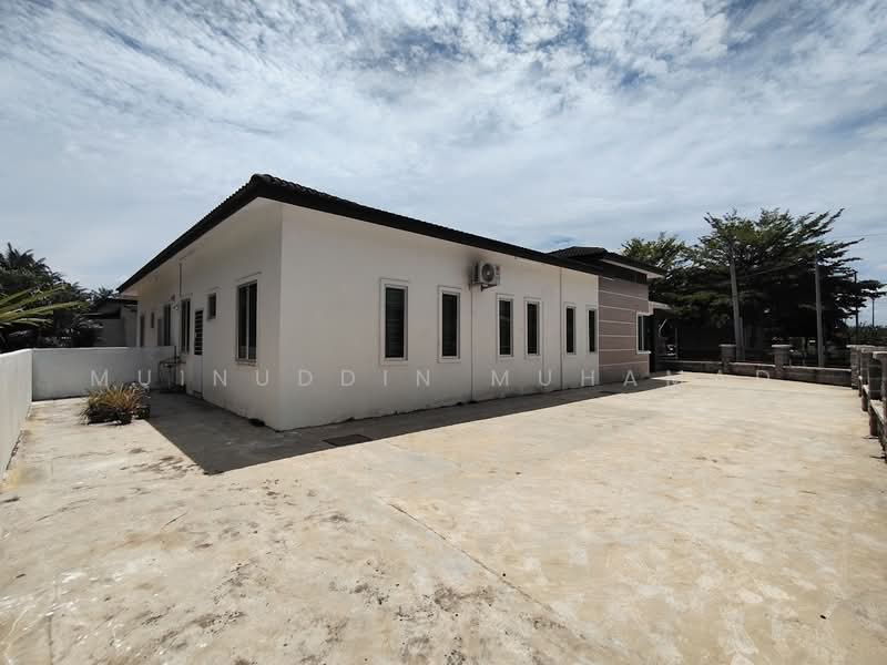 Semi-Detached House for Sale in Teluk Intan (Perak) - Muinuddin Muhamad - Exterior - PropertyGuru.com.my