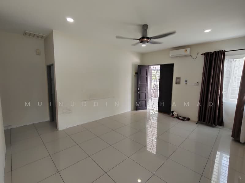 Semi-Detached House for Sale in Teluk Intan (Perak) - Muinuddin Muhamad - Living Room - PropertyGuru.com.my