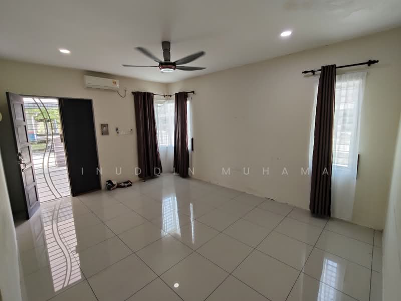 Semi-Detached House for Sale in Teluk Intan (Perak) - Muinuddin Muhamad - Living Room - PropertyGuru.com.my