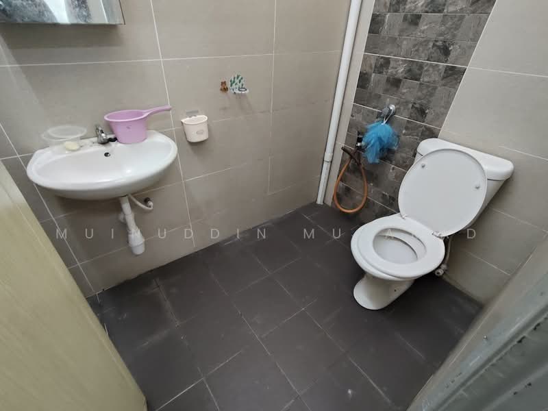 Semi-Detached House for Sale in Teluk Intan (Perak) - Muinuddin Muhamad - Bathroom - PropertyGuru.com.my