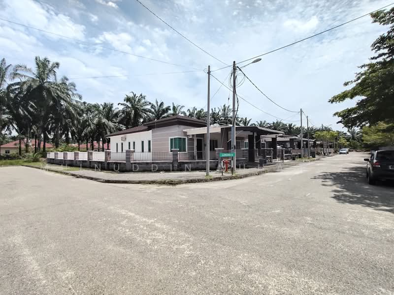 Semi-Detached House for Sale in Teluk Intan (Perak) - Muinuddin Muhamad - Exterior - PropertyGuru.com.my