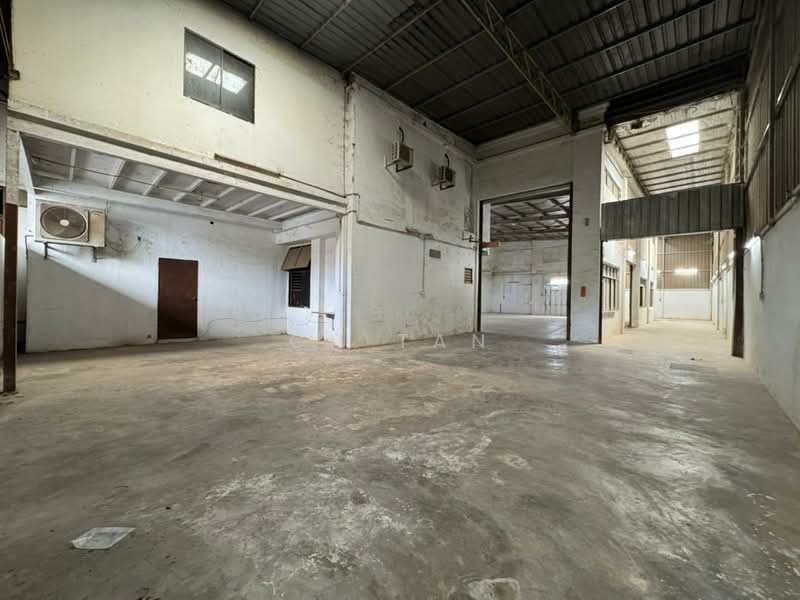 Factory for Rent in Taman Tan Sri Yaacob (Johor Bahru) - CH Tan - Interior - PropertyGuru.com.my