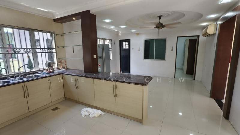 3-storey Terraced House for Sale in Shah Alam (Selangor) - SWEE HOO CHEW - Kitchen - PropertyGuru.com.my
