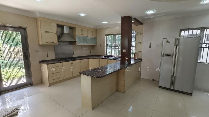 3-storey Terraced House for Sale in Shah Alam (Selangor) - SWEE HOO CHEW - Kitchen - PropertyGuru.com.my