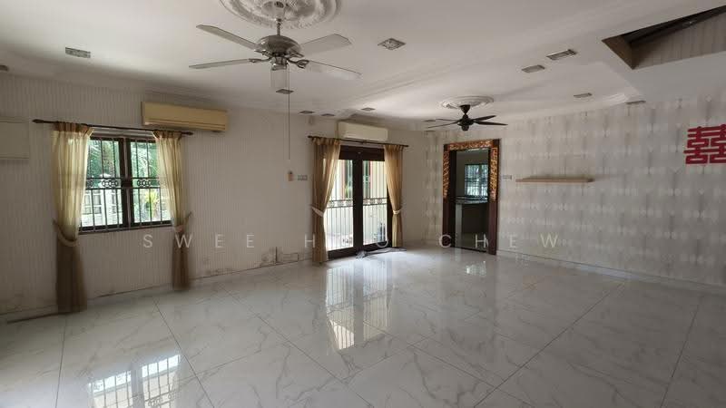 3-storey Terraced House for Sale in Shah Alam (Selangor) - SWEE HOO CHEW - Living Room - PropertyGuru.com.my