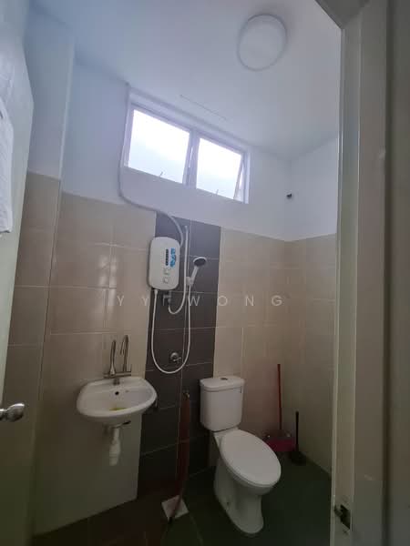 2-storey Terraced House for Sale in Bandar Mahkota Banting (Tanjong Duabelas) - YY Wong - Bathroom - PropertyGuru.com.my
