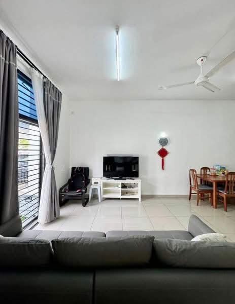 2-storey Terraced House for Sale in Bandar Seri Alam (Masai) - Zach Law - Living Room - PropertyGuru.com.my
