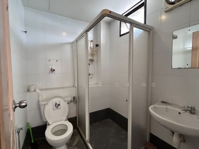 Office for Rent in Taman Merak (Sungai Dua) - Michelle Ch'ng - Bathroom - PropertyGuru.com.my