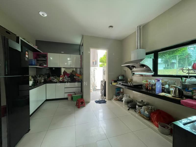 Cluster House for Sale in Taman Mount Austin (Tebrau) - Suenn Low - Kitchen - PropertyGuru.com.my