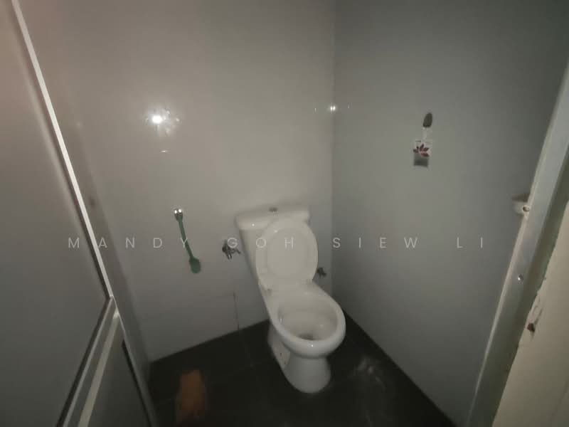 Shop for Rent in Johor Bahru (Johor) - Mandy Goh Siew Li - Bathroom - PropertyGuru.com.my