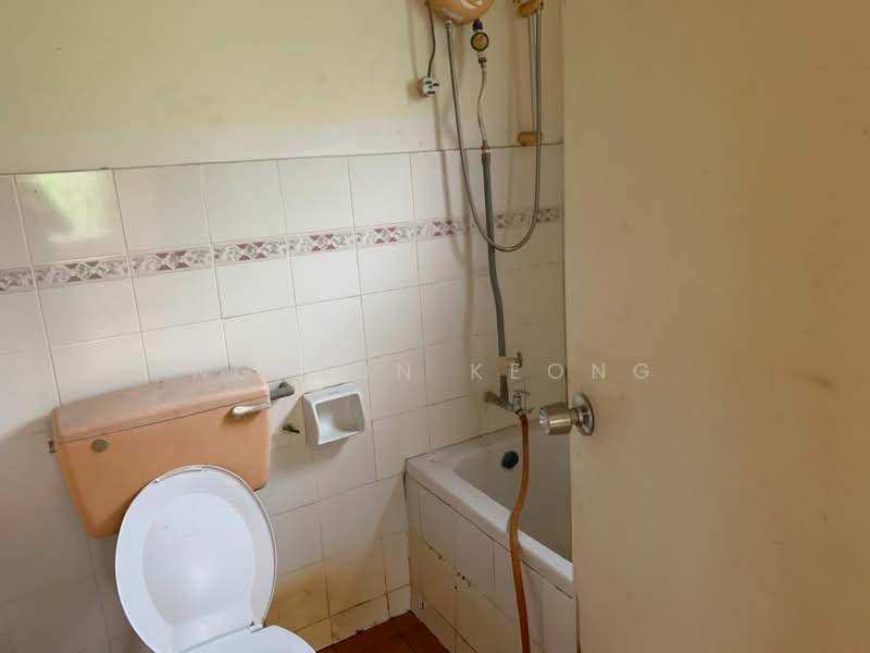 Apartment for Sale at Prima Saujana - Ng Hon Keong - Bathroom - PropertyGuru.com.my