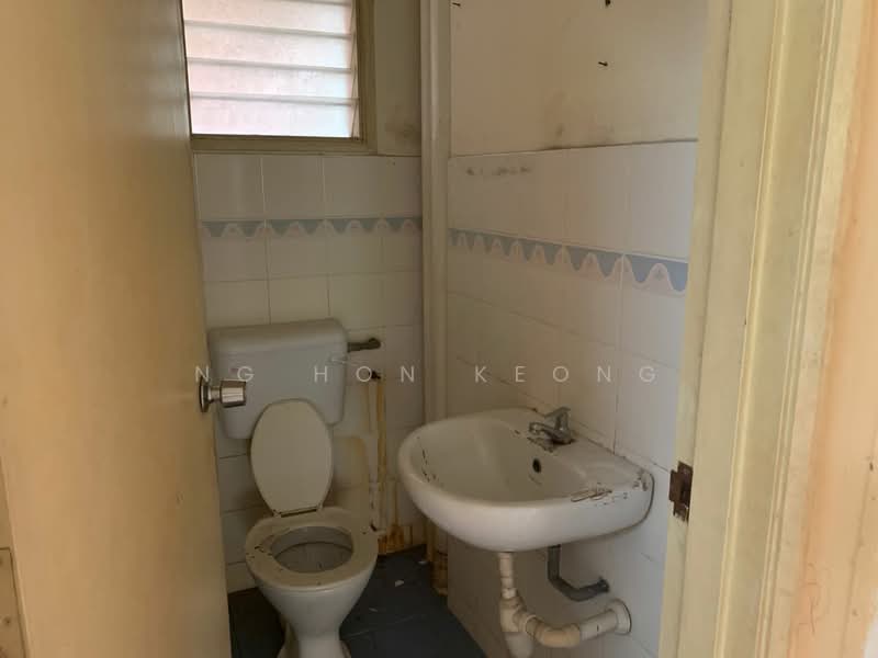 Apartment for Sale at Prima Saujana - Ng Hon Keong - Bathroom - PropertyGuru.com.my