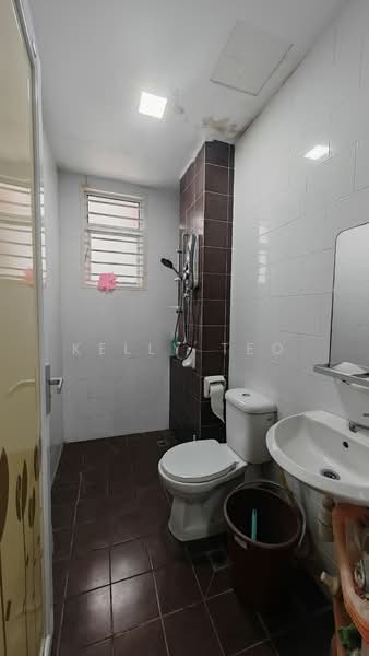 Semi-Detached House for Rent in Bandar Botanic (Klang) - Kelly Teo - Bathroom - PropertyGuru.com.my