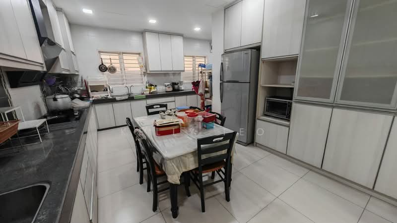 Semi-Detached House for Rent in Bandar Botanic (Klang) - Kelly Teo - Kitchen - PropertyGuru.com.my