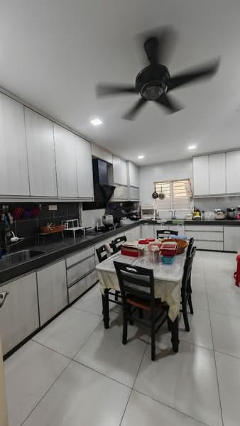 Semi-Detached House for Rent in Bandar Botanic (Klang) - Kelly Teo - Kitchen - PropertyGuru.com.my