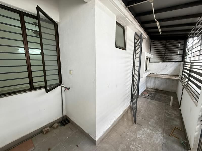 2-storey Terraced House for Rent in M Residence 2 (Rawang) - Tom Yip - Balcony - PropertyGuru.com.my