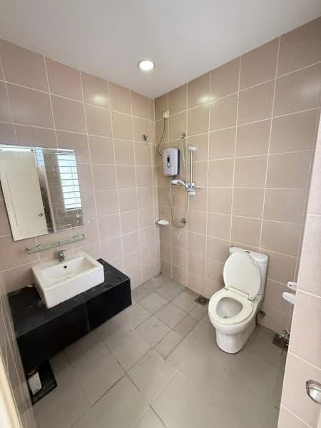 2-storey Terraced House for Rent in M Residence 2 (Rawang) - Tom Yip - Bathroom - PropertyGuru.com.my