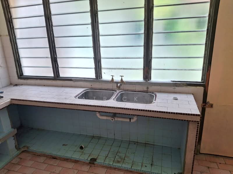 2 Storey Terrace House Mayang Pasir Bayan Baru Giant 1600sf Rare Unit untuk Untuk Disewa - RM 2,100 /bulan, Mac 2026 - Kitchen - PropertyGuru.com.my