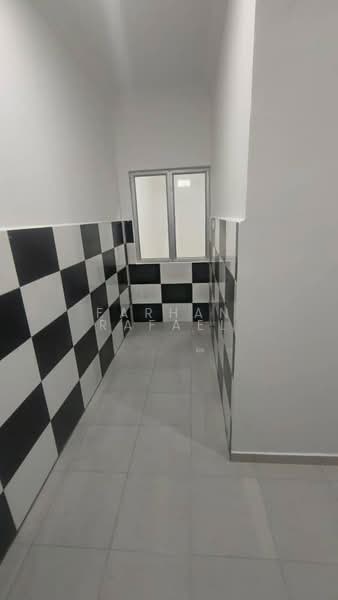 Rumah Teres 2 Tingkat untuk Dijual di Puncak Alam (Selangor) - Farhan Rafael - Corridor - PropertyGuru.com.my