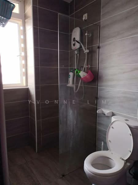 Service Residence for Sale at KSL Residence @ Daya - Yvonne Lim - Bathroom - PropertyGuru.com.my