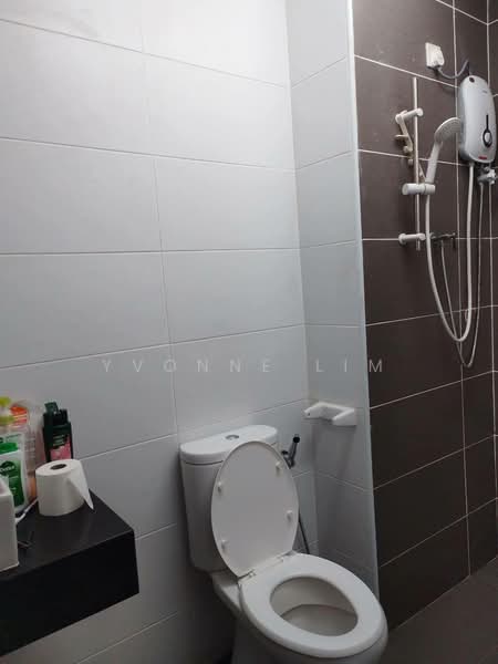Service Residence for Sale at KSL Residence @ Daya - Yvonne Lim - Bathroom - PropertyGuru.com.my